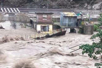 Himachal: पोंग डैम में जल स्तर बढ़ने से कांगड़ा में बाढ़, 800 लोगों को निकाला गया बाहर, रेस्क्यू जारी- Panchayat Times