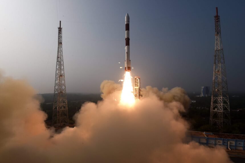 ISRO ने उपग्रह XPoSAT को किया लॉन्‍च, 'ब्लैक होल' की की स्टडी करने वाला दूसरा देश बनेगा भारत- Panchayat Times