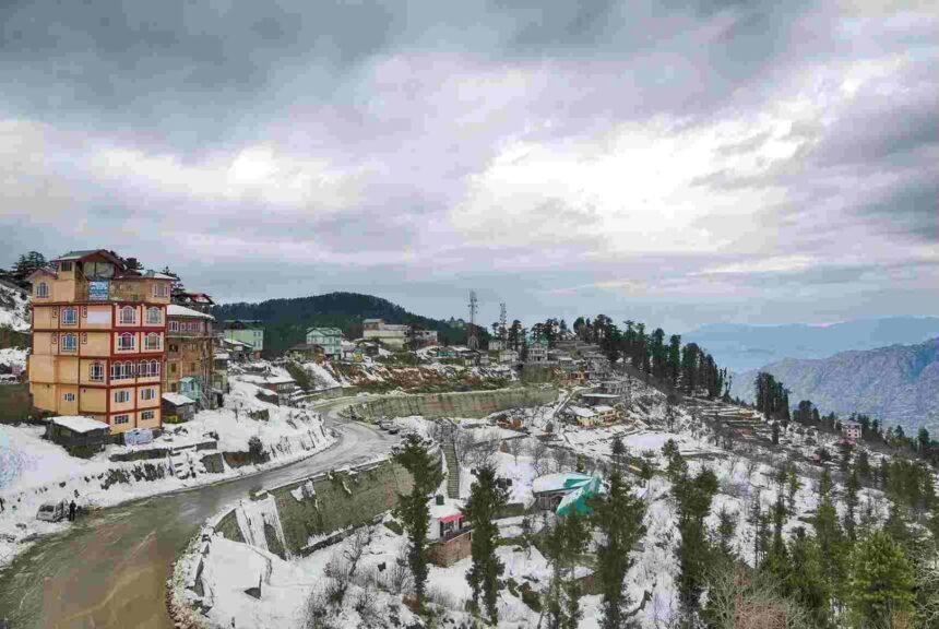 हिमाचल के कई भागों में तीन दिन बारिश-बर्फबारी के आसार, मैदानी जिलों में कोहरे का अलर्ट- Panchaayt Times